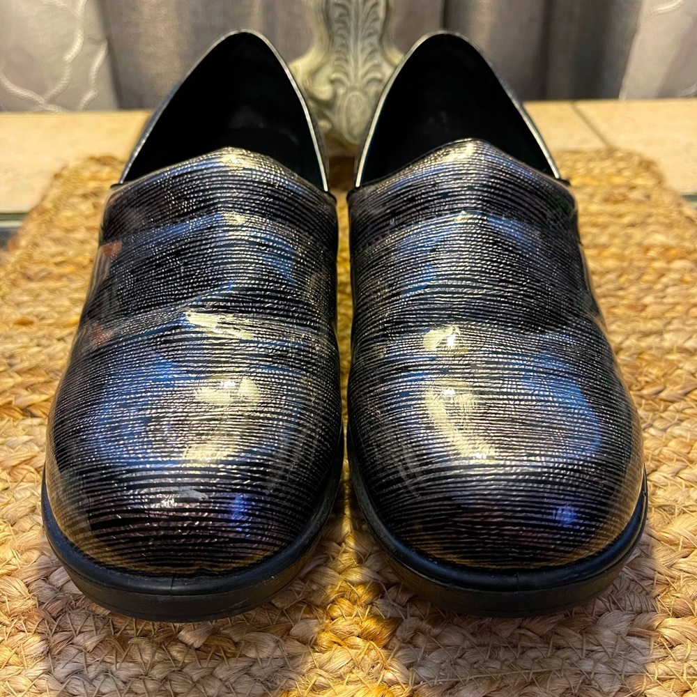 INGARO Nursing Shoes